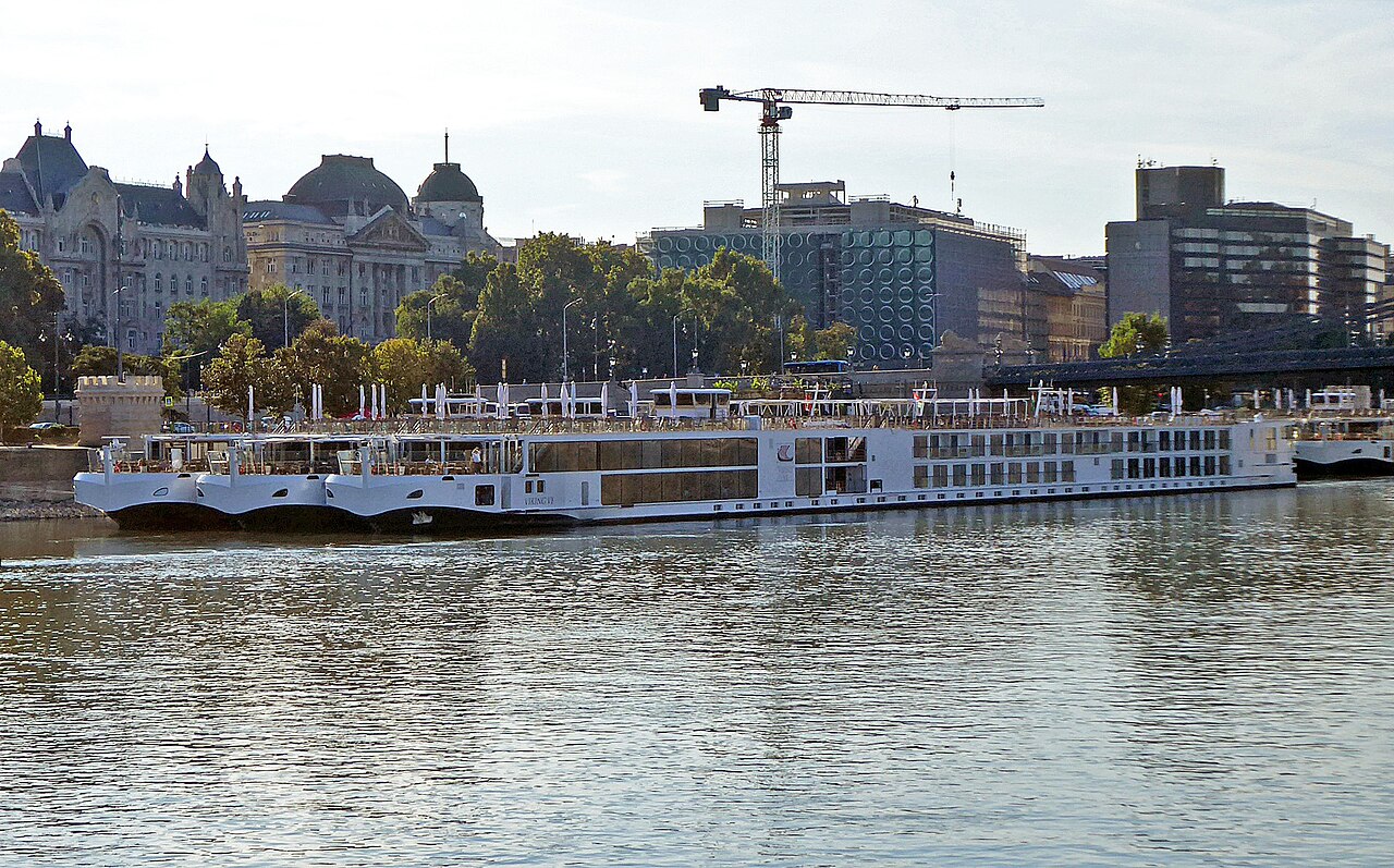 Viking Ve ship photo 1