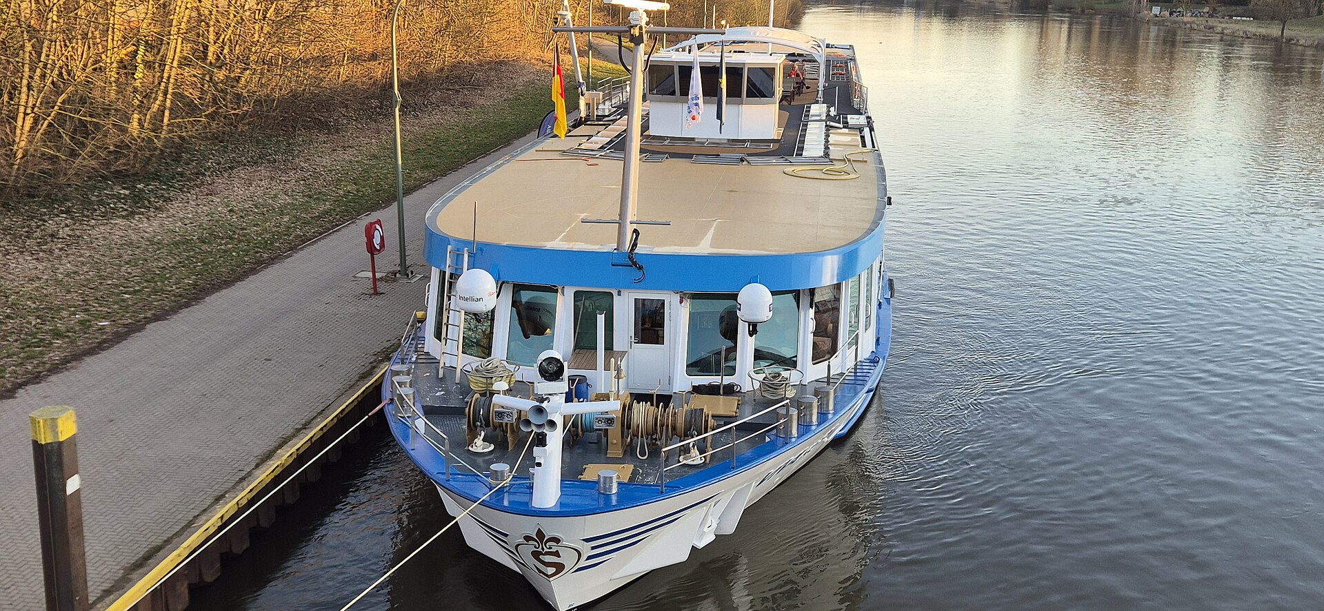 VIVA Ruby ship photo 1