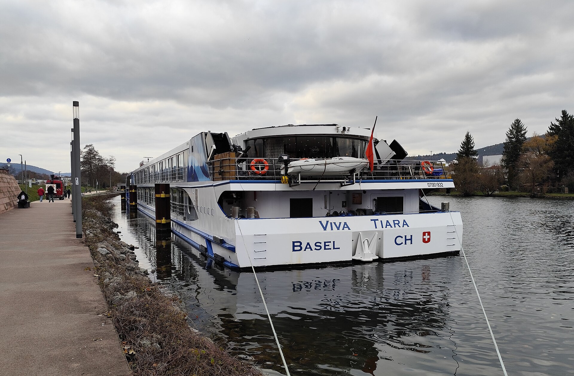 VIVA TIARA ship photo 1