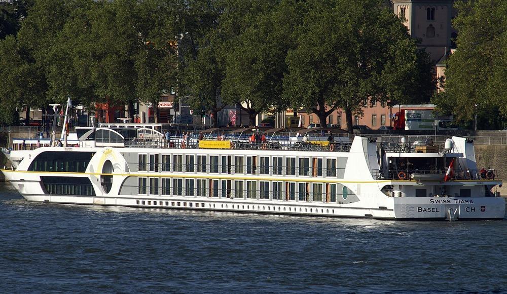 VIVA TIARA ship photo 2