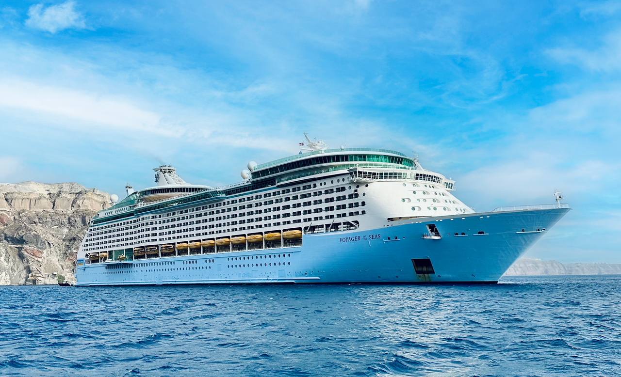 Voyager of the Seas ship photo 1