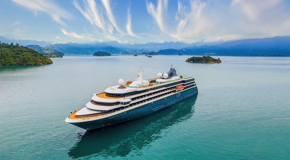 World Traveller ship photo 1